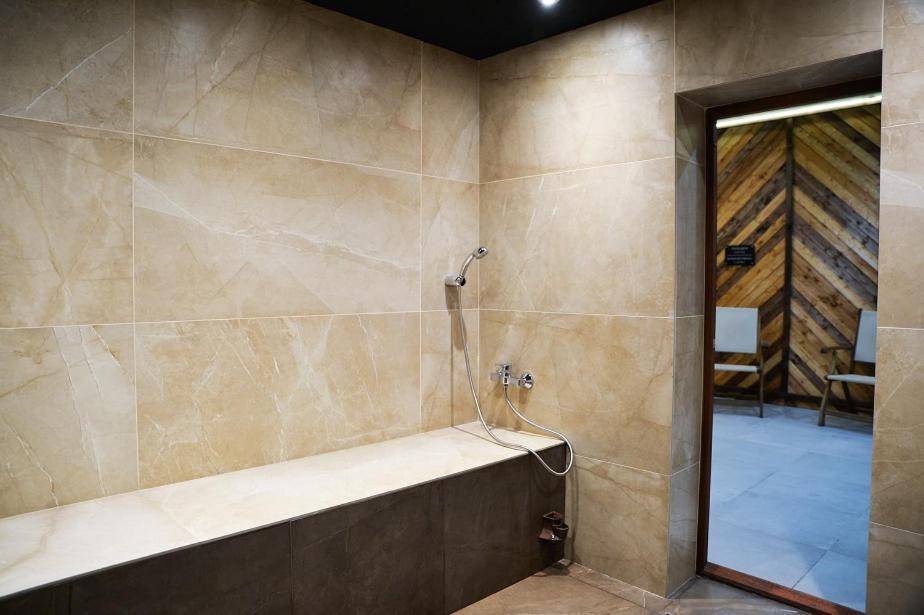 Charming One Bed Apartment 423 In Main Flora Building Borowez Exterior foto