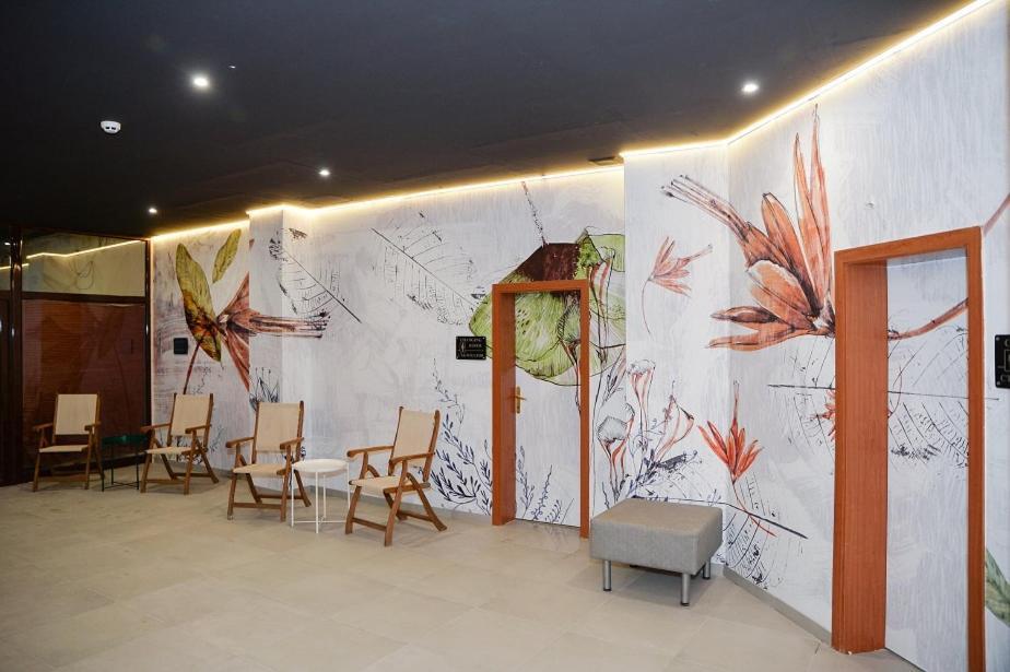 Charming One Bed Apartment 423 In Main Flora Building Borowez Exterior foto