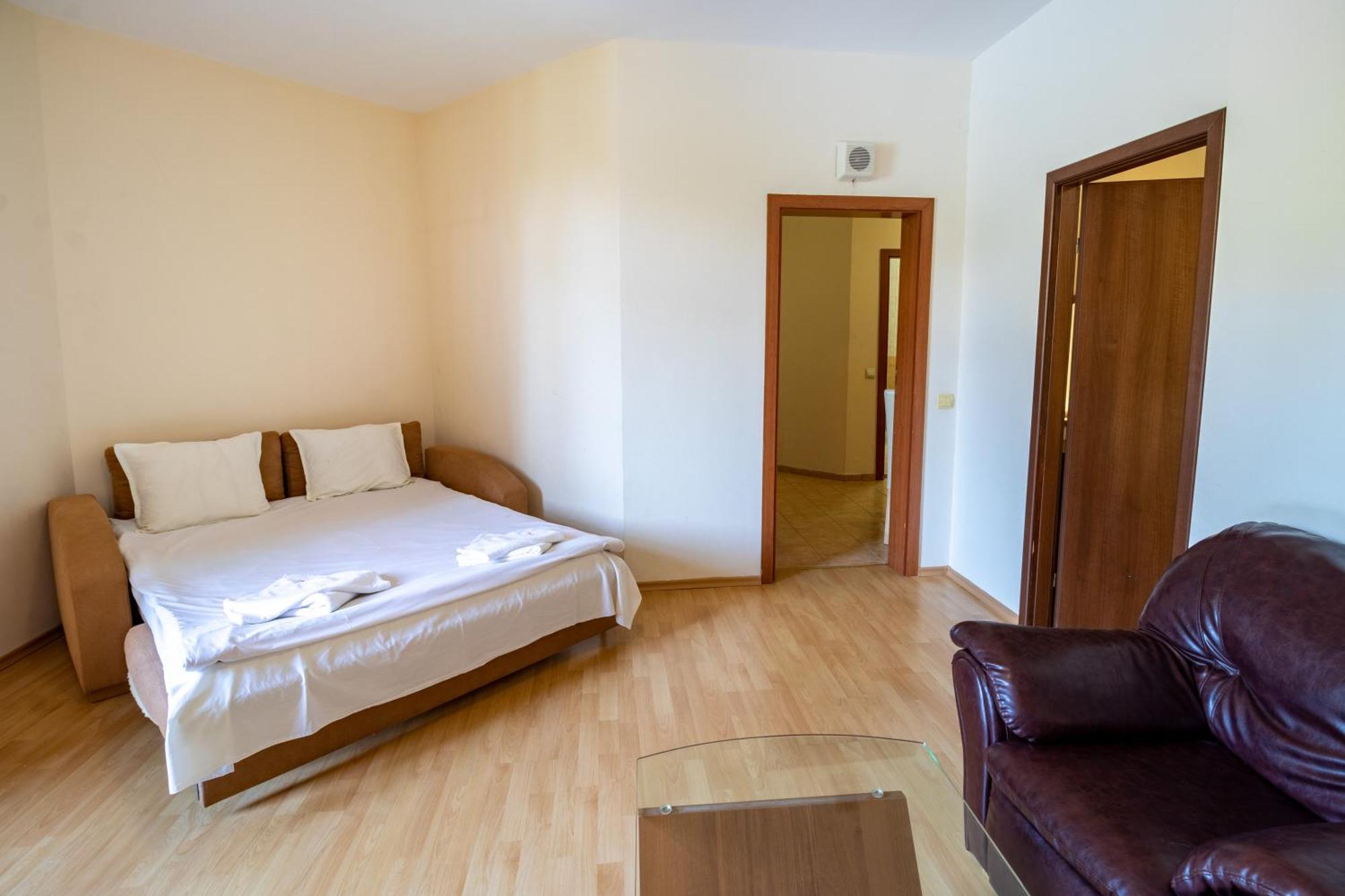 Charming One Bed Apartment 423 In Main Flora Building Borowez Exterior foto