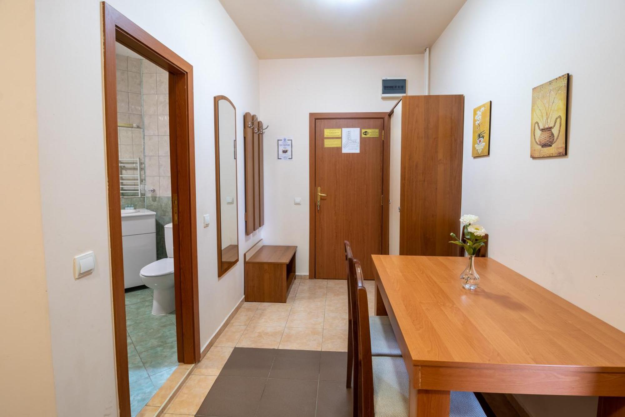Charming One Bed Apartment 423 In Main Flora Building Borowez Exterior foto